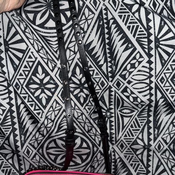 MICHAEL Michael Kors Leila Camera Bag Style Crossbody Neon Pink Black Strap NWT - Picture 7 of 10